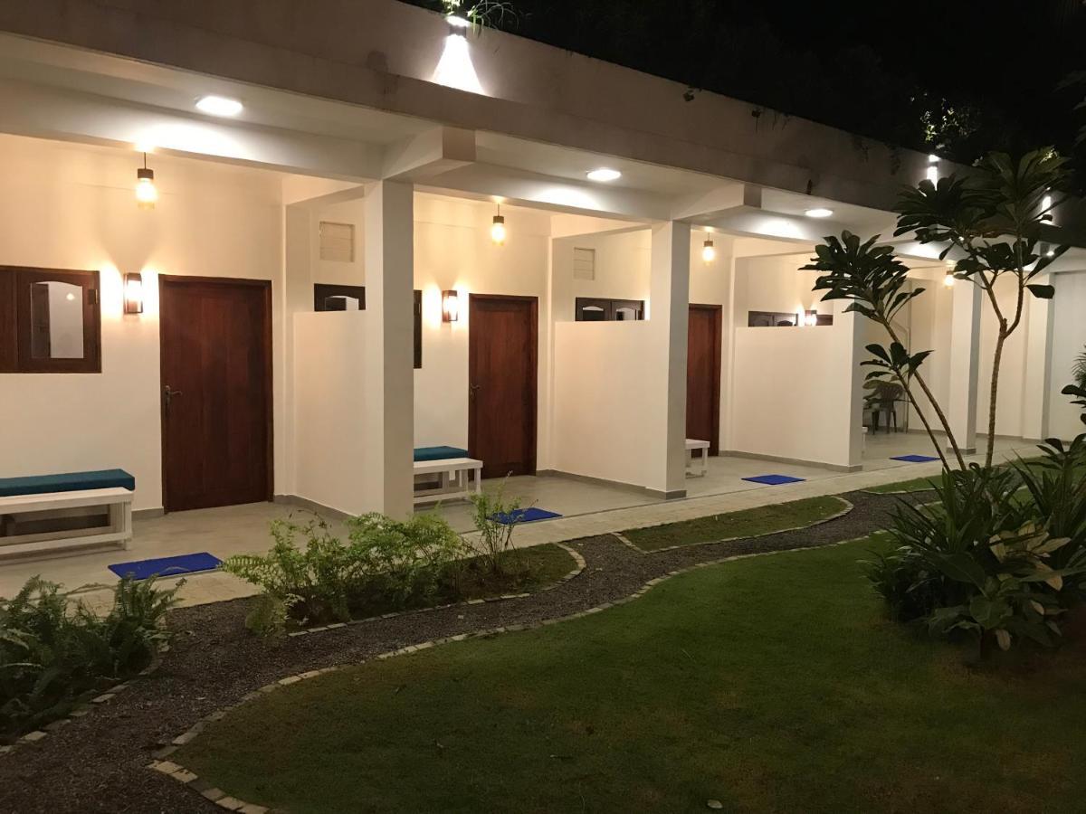 Double Mango Villa Katunayaka Buitenkant foto